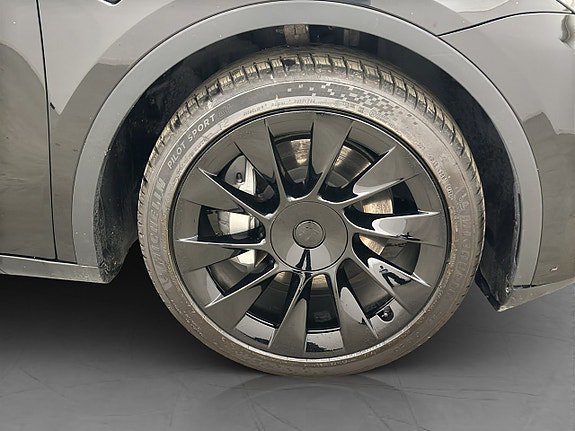 Vehicle Image 33