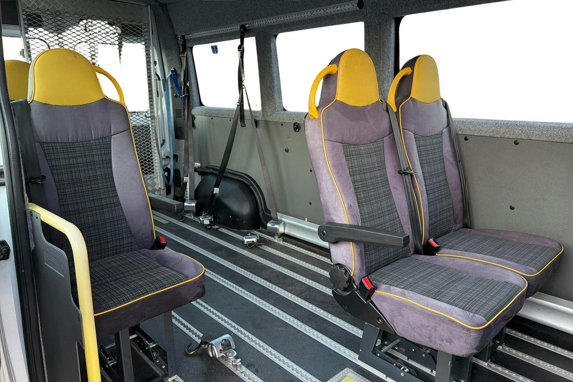 Vehicle Image 8
