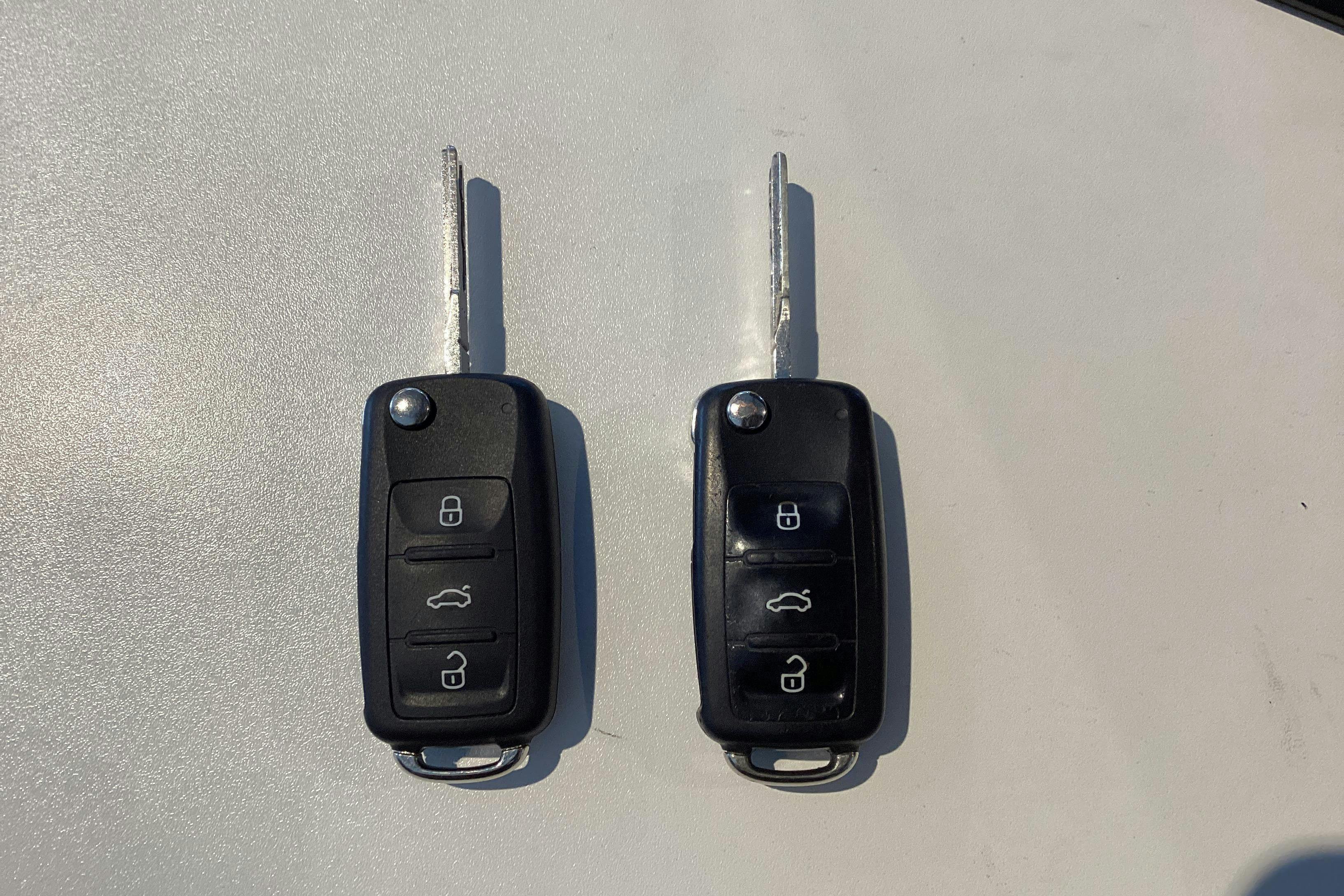 Vehicle Image 16
