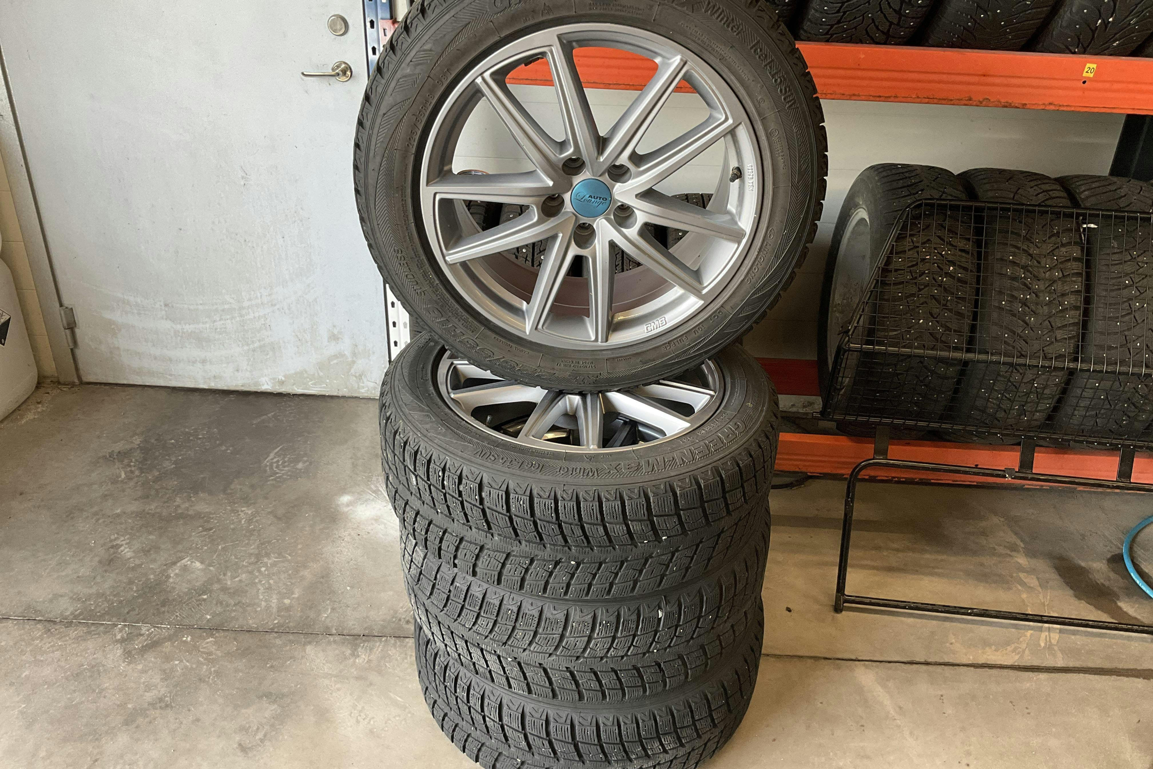 Vehicle Image 16