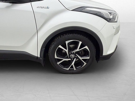 Vehicle Image 32