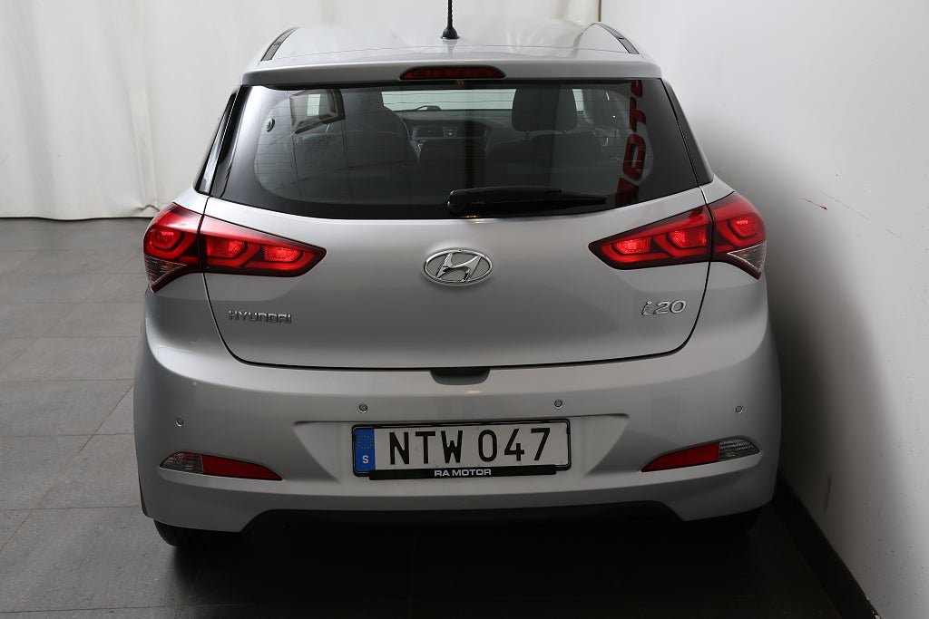 Vehicle Image 6