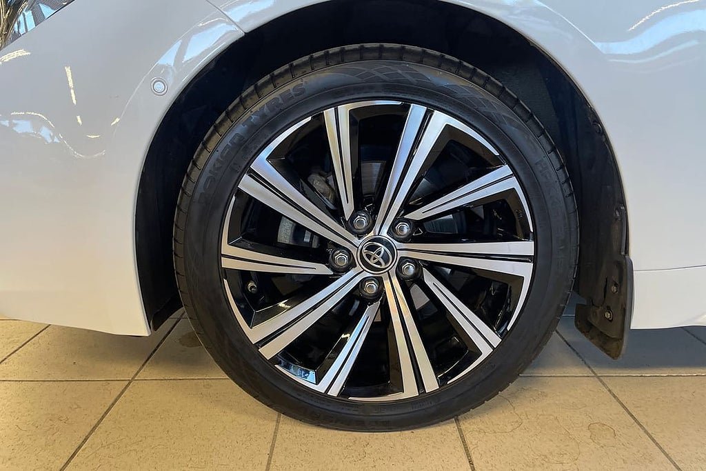Vehicle Image 17