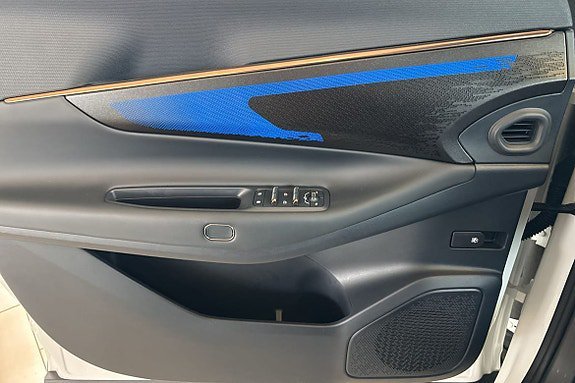 Vehicle Image 29
