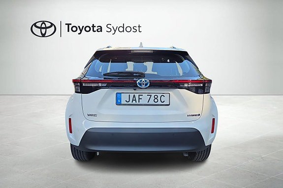 Vehicle Image 8