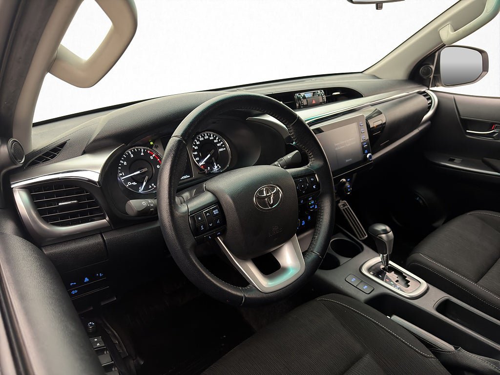 Vehicle Image 16