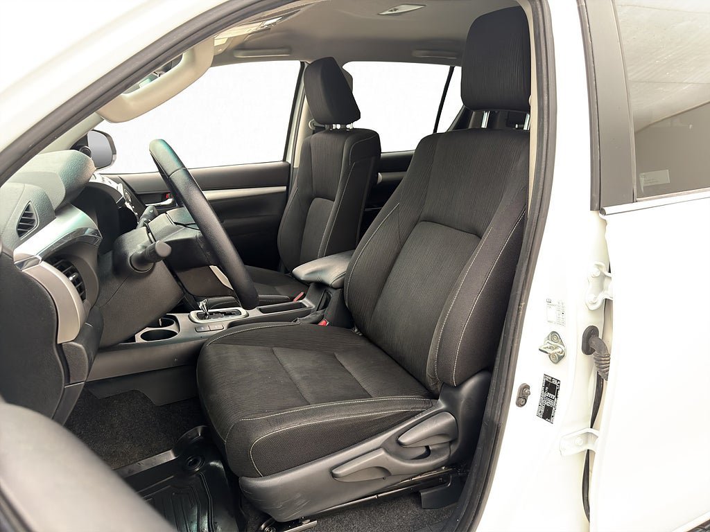 Vehicle Image 17