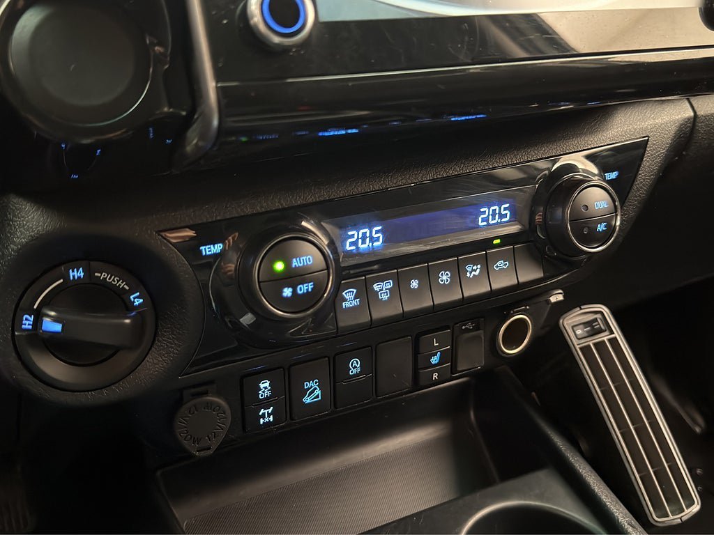 Vehicle Image 28