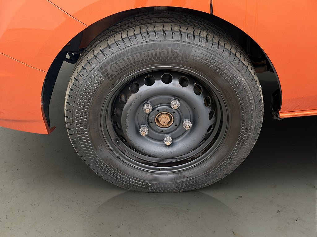 Vehicle Image 24