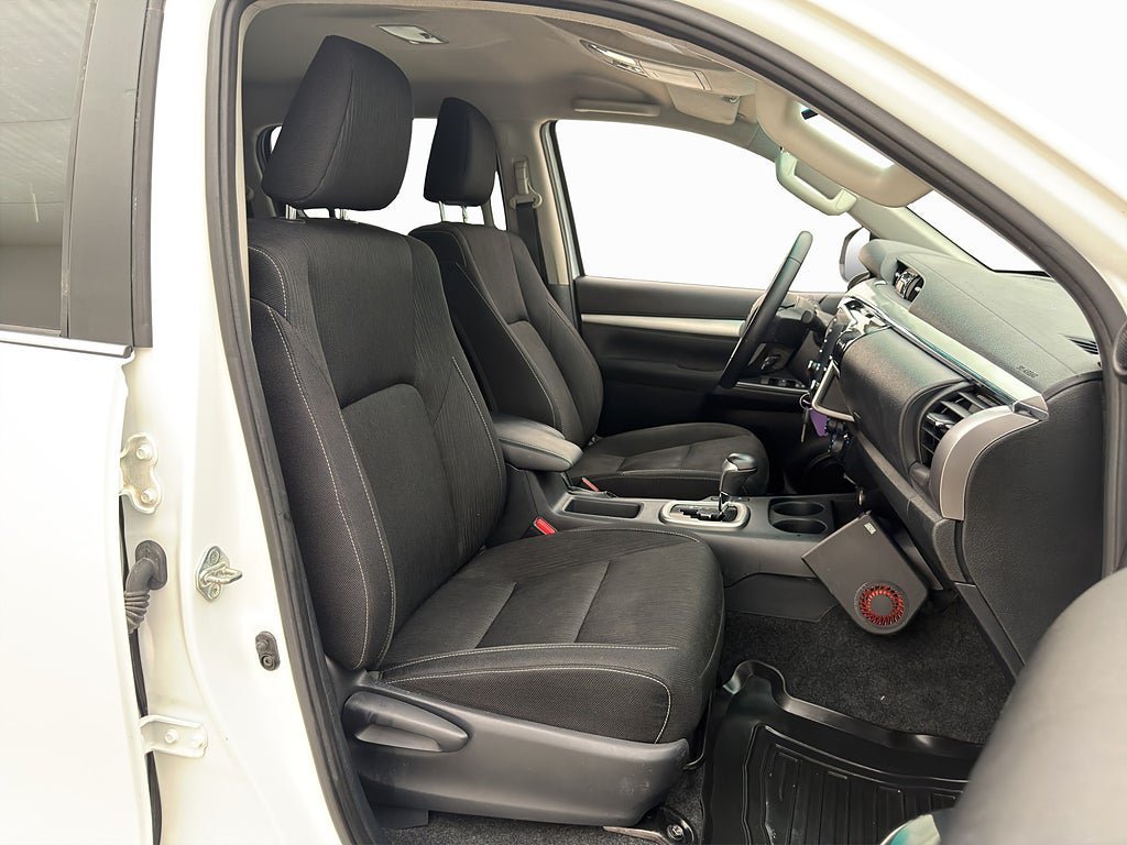 Vehicle Image 30