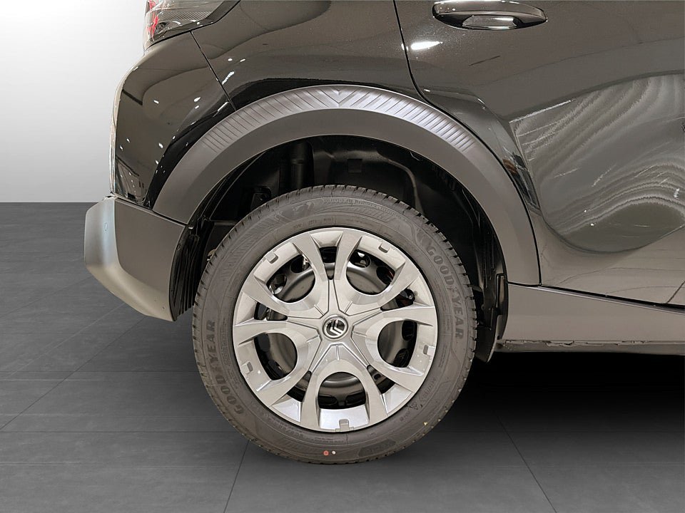 Vehicle Image 14