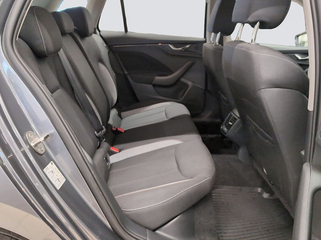 Vehicle Image 15