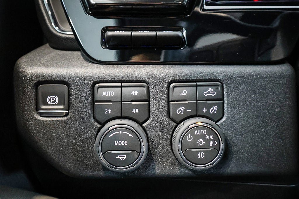 Vehicle Image 32
