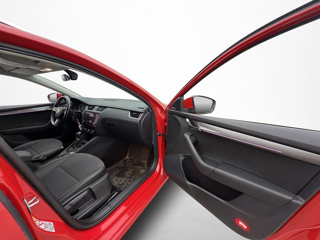 Vehicle Image 15
