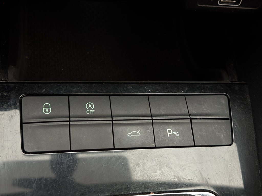 Vehicle Image 24