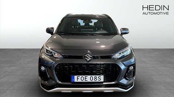 Vehicle Image 8