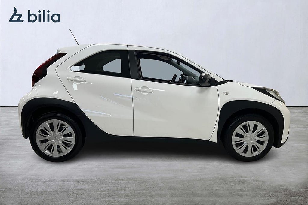 Vehicle Image 16