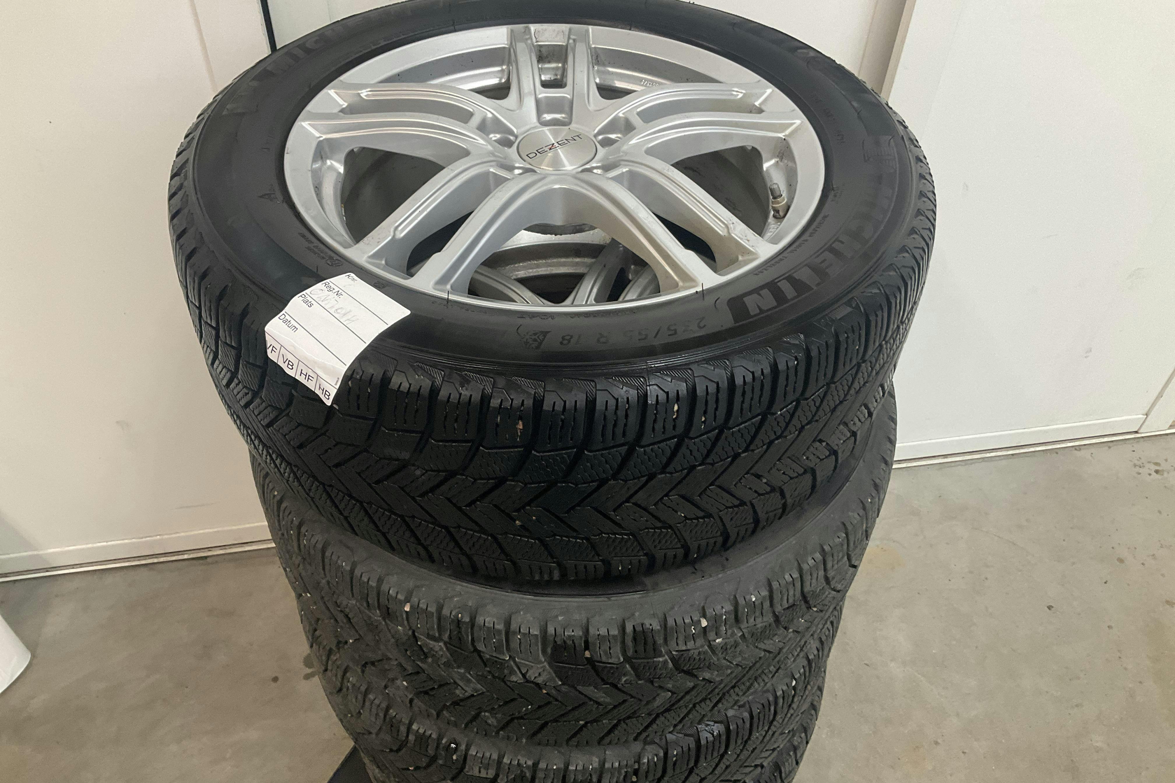 Vehicle Image 15