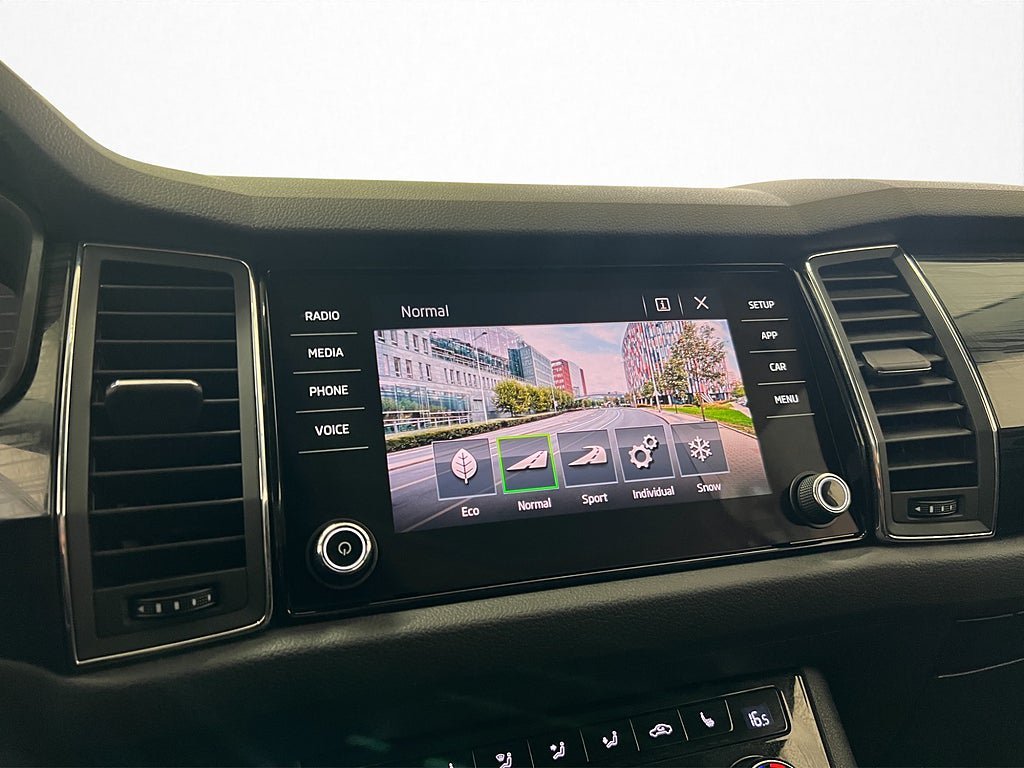 Vehicle Image 23
