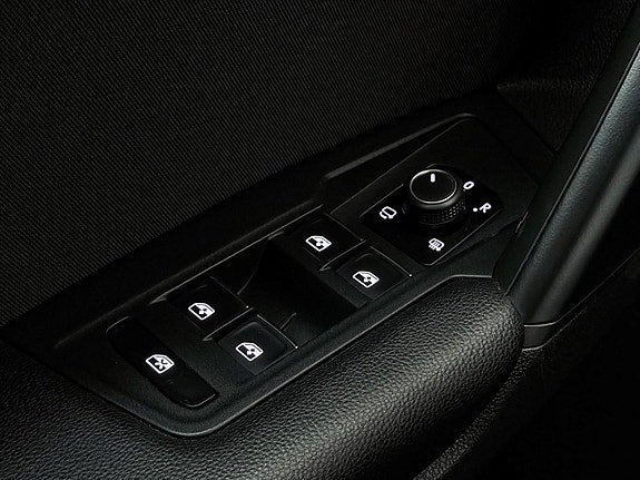 Vehicle Image 34