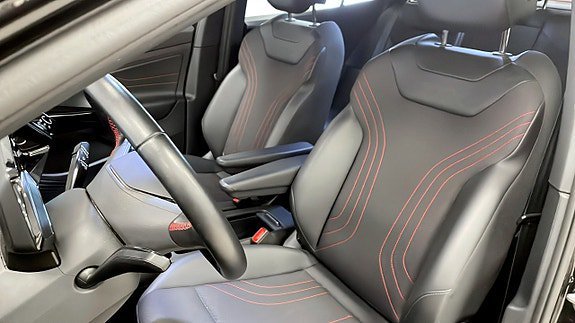 Vehicle Image 8