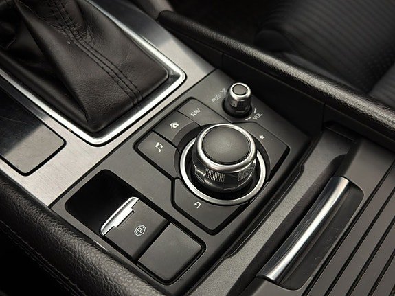 Vehicle Image 24