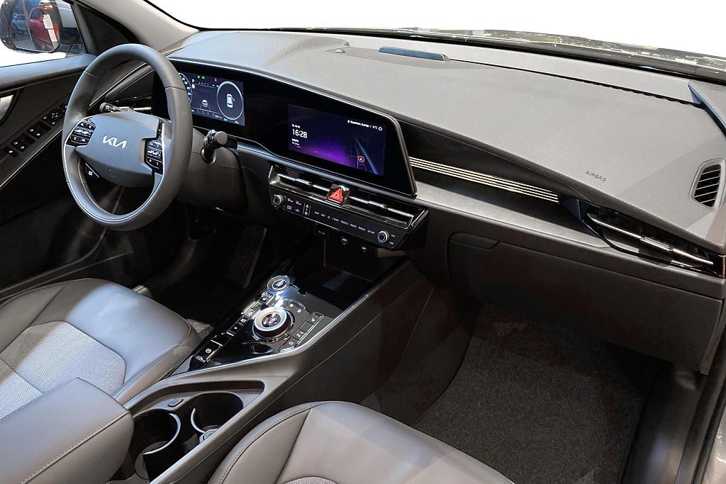 Vehicle Image 15