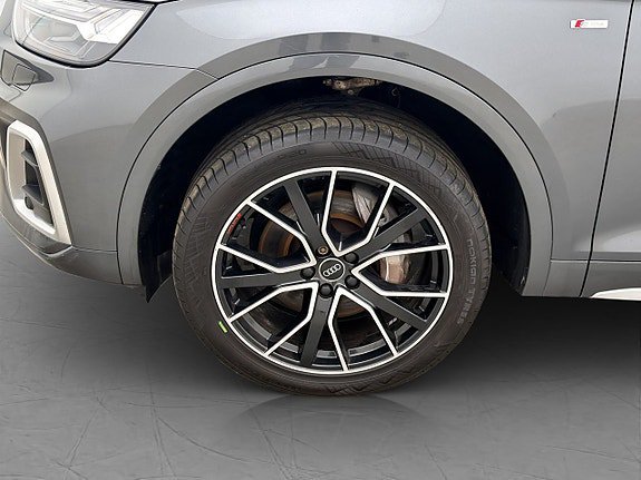 Vehicle Image 37