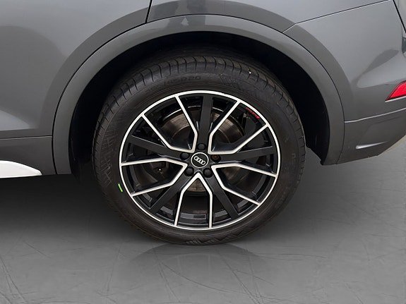Vehicle Image 38