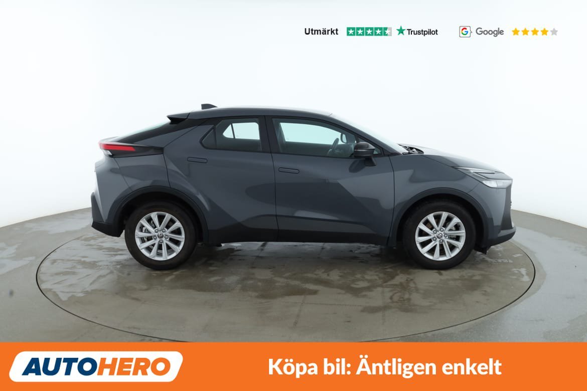 Vehicle Image 6