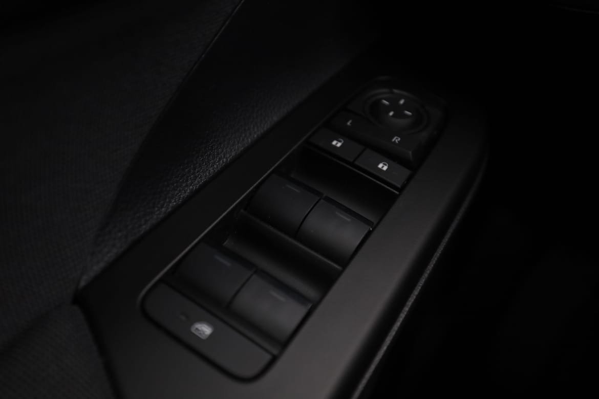 Vehicle Image 32