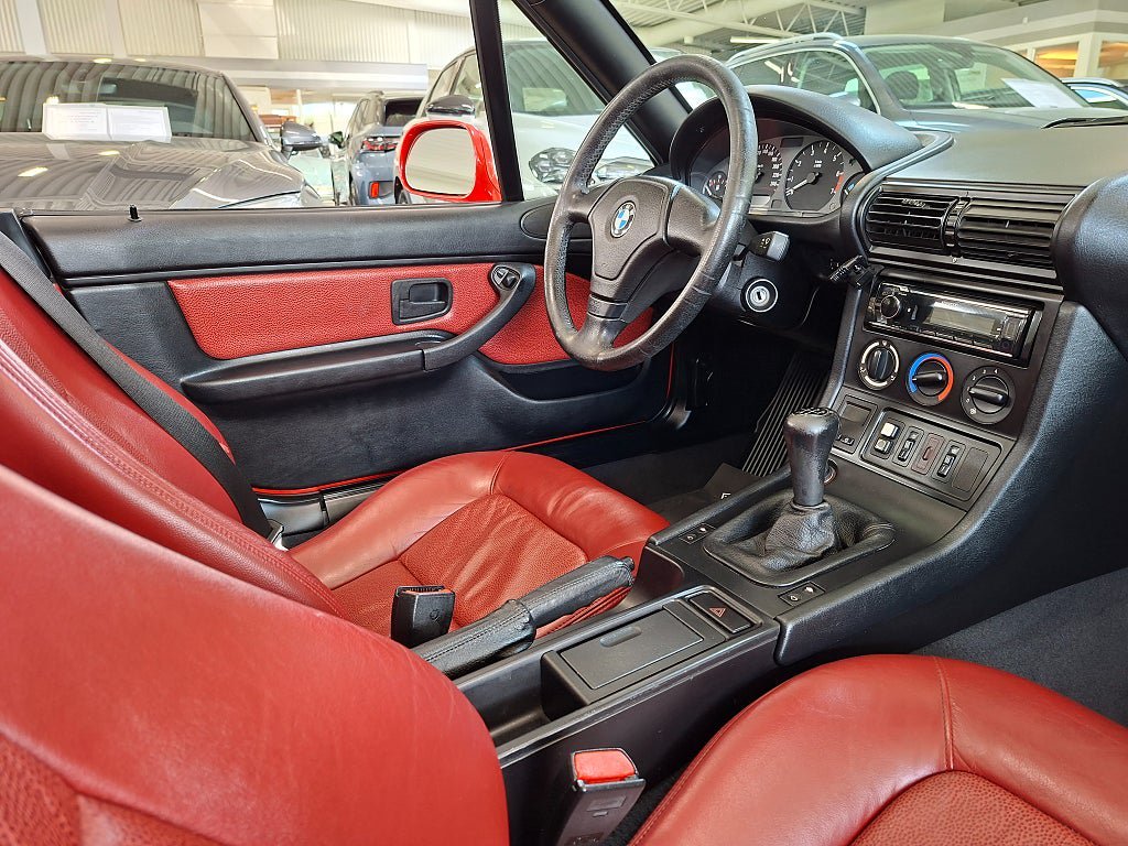 Vehicle Image 10