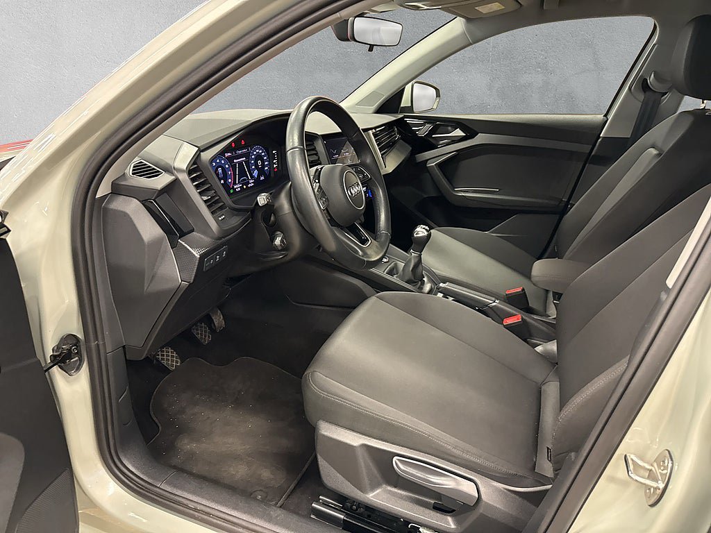 Vehicle Image 10