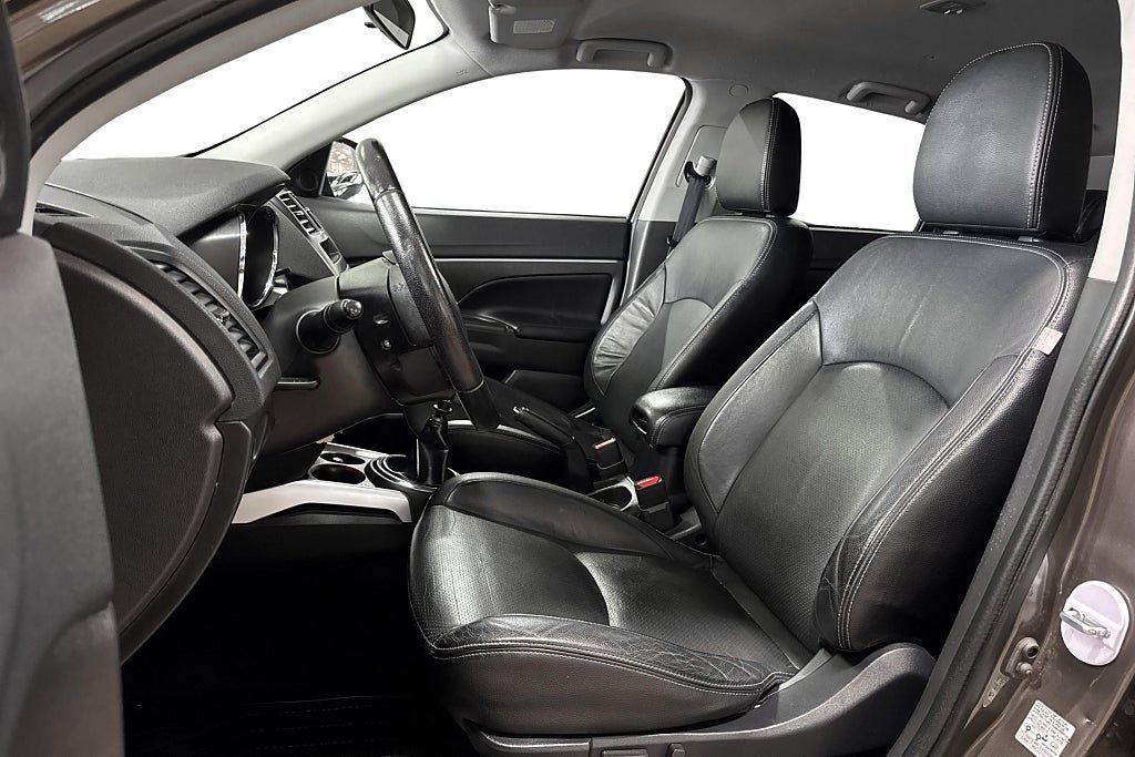 Vehicle Image 11