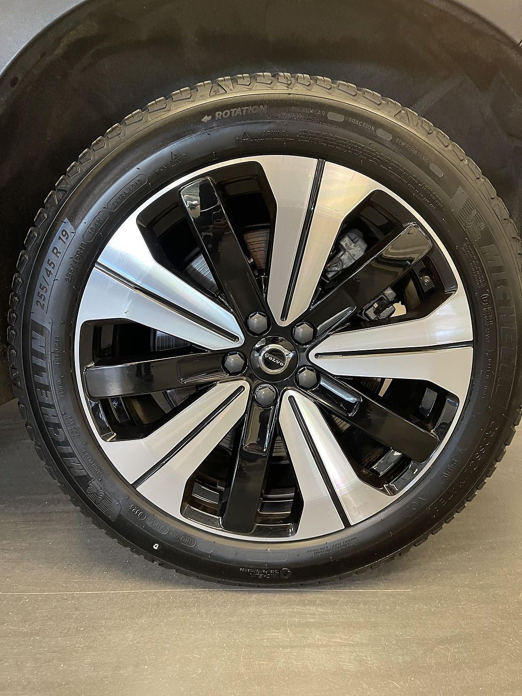 Vehicle Image 16