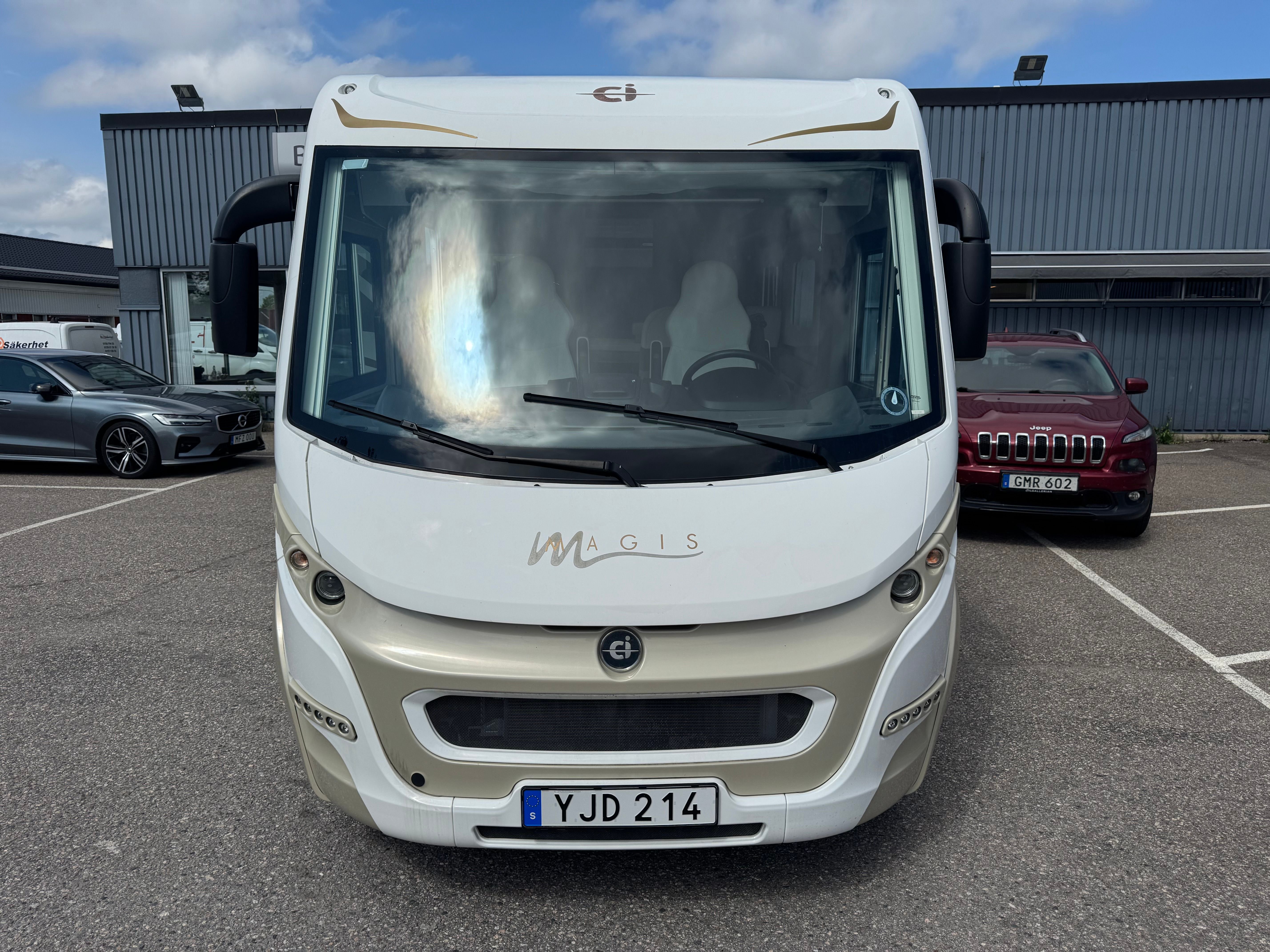 Vehicle Image 7