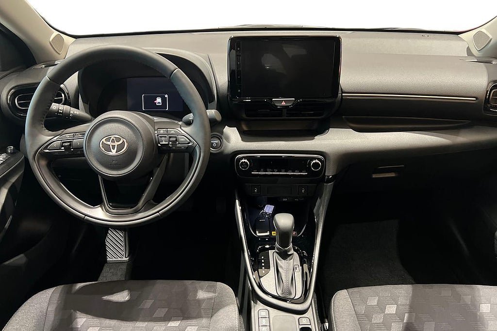 Vehicle Image 10