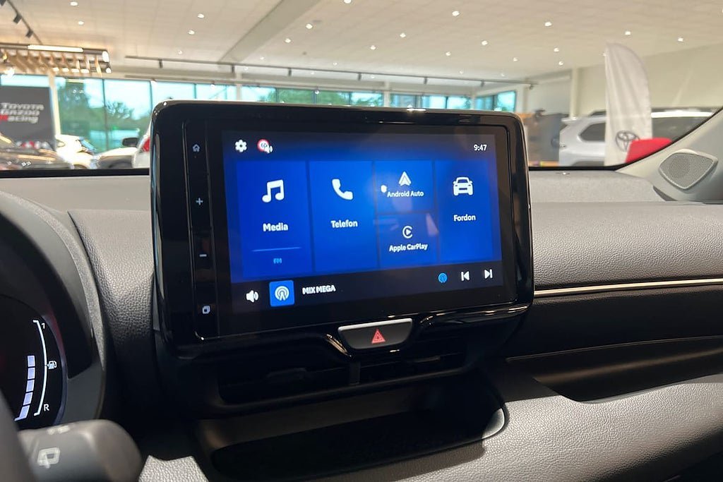 Vehicle Image 15