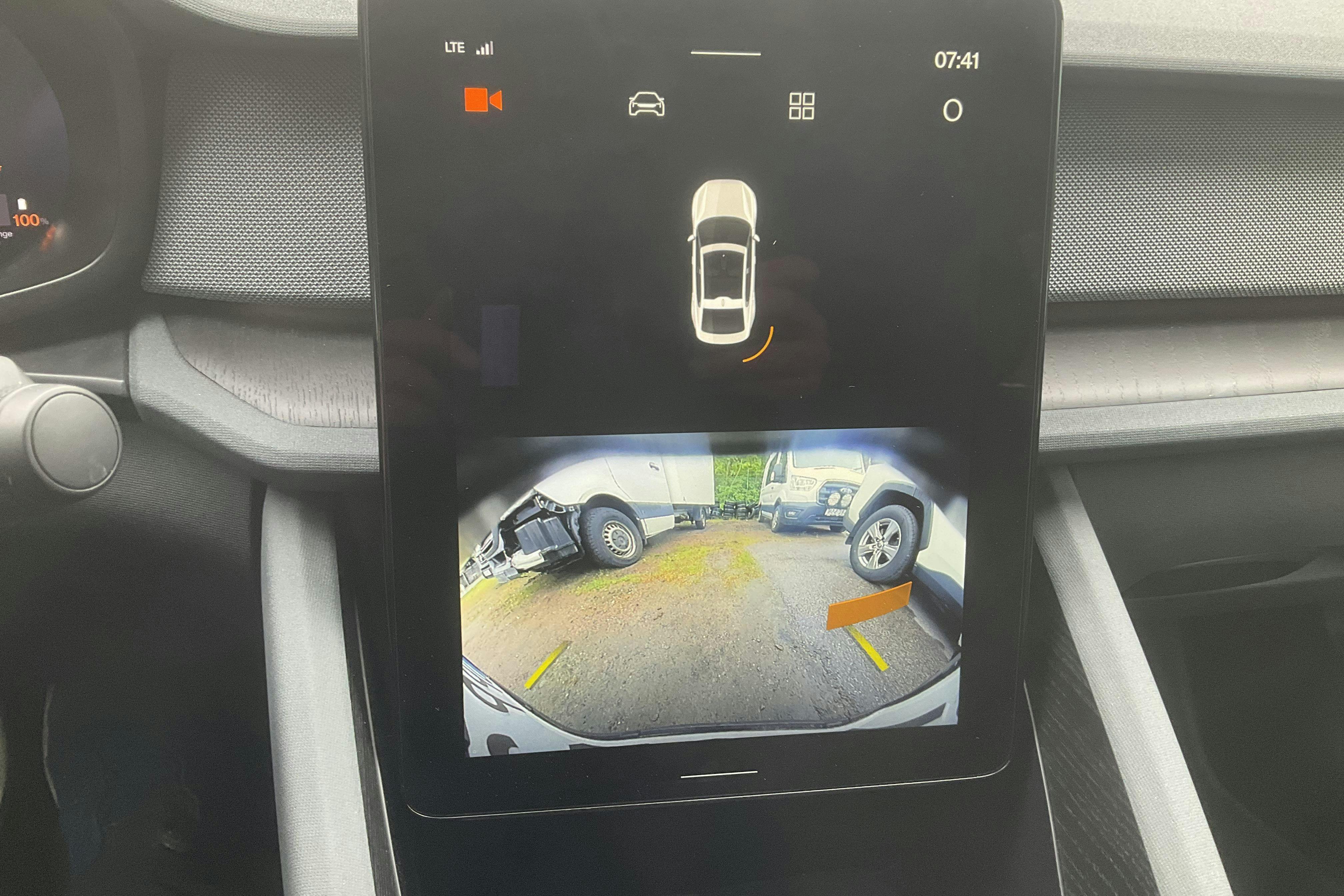 Vehicle Image 12