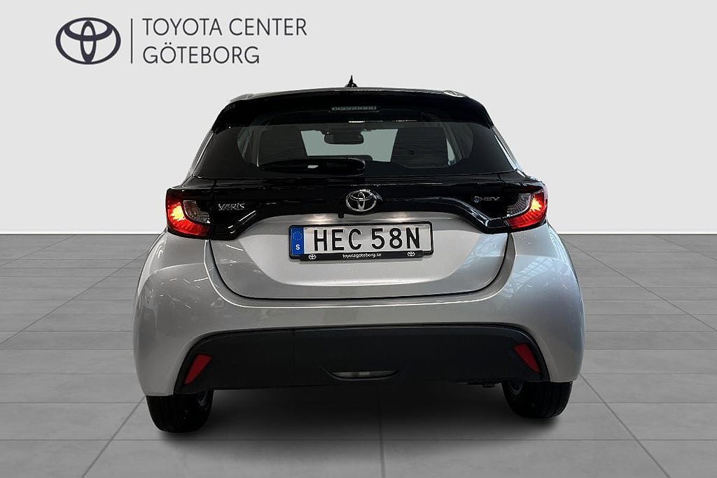 Vehicle Image 6