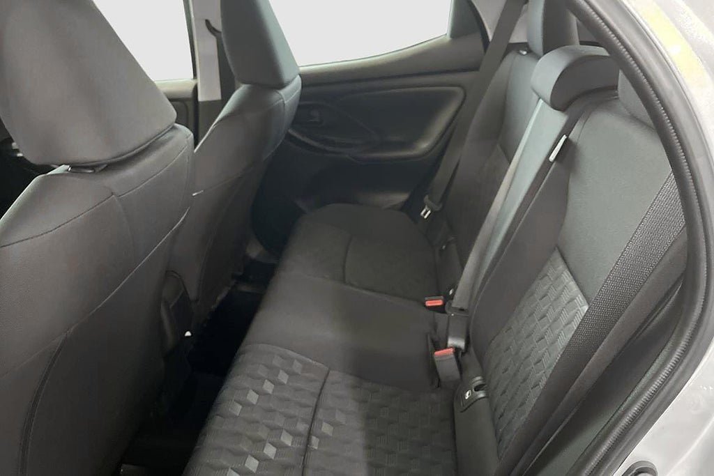 Vehicle Image 9