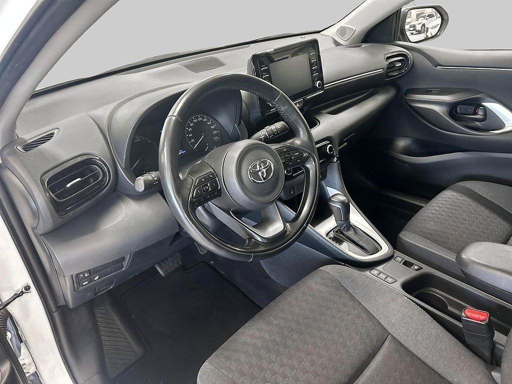 Vehicle Image 14