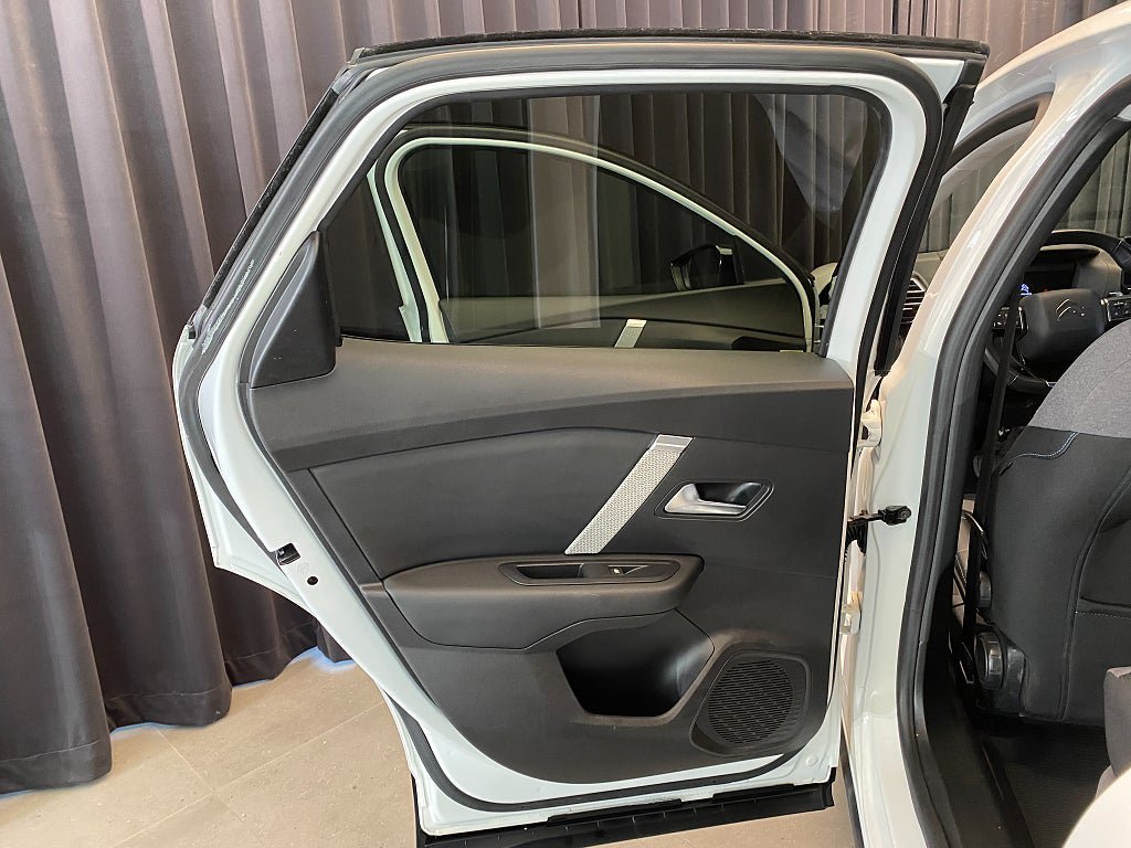Vehicle Image 31