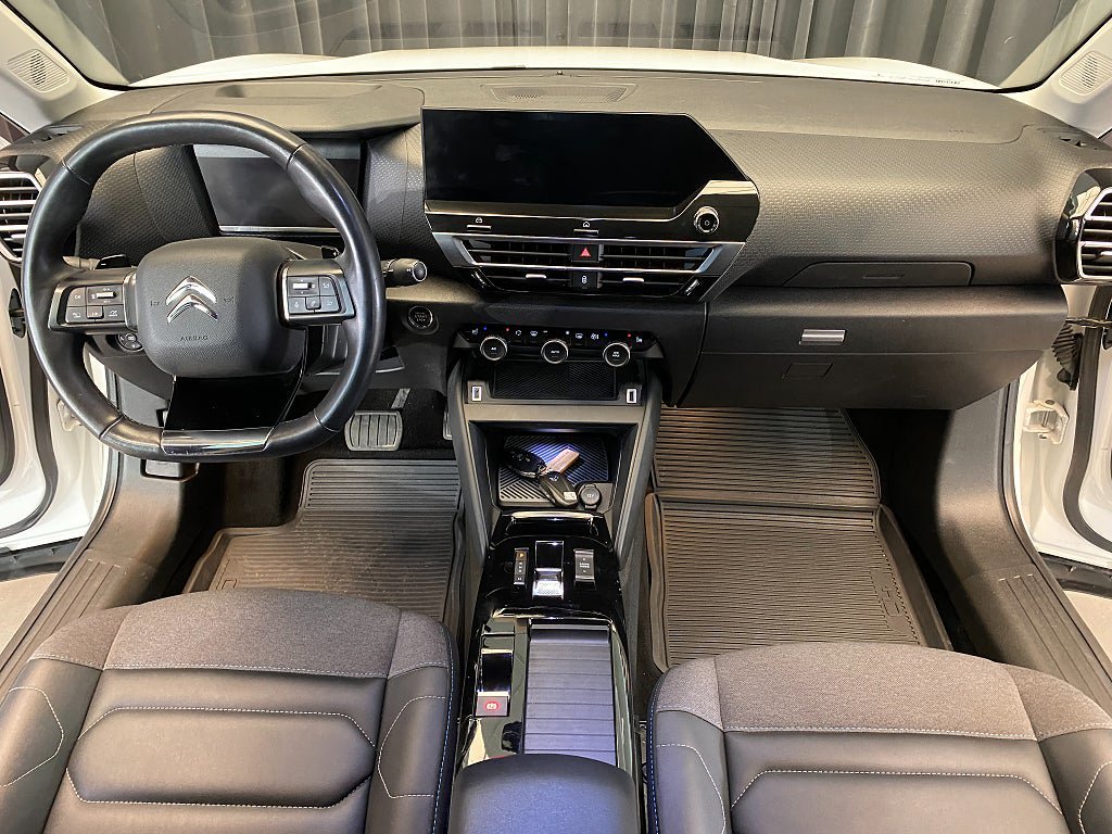 Vehicle Image 36