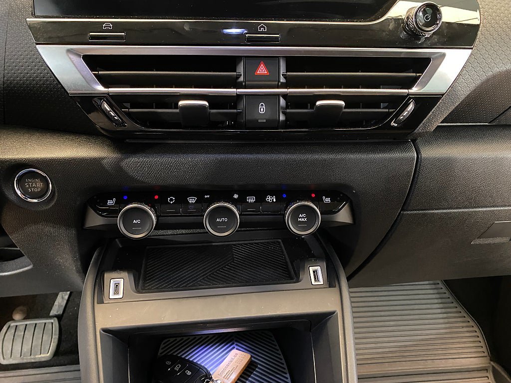 Vehicle Image 38