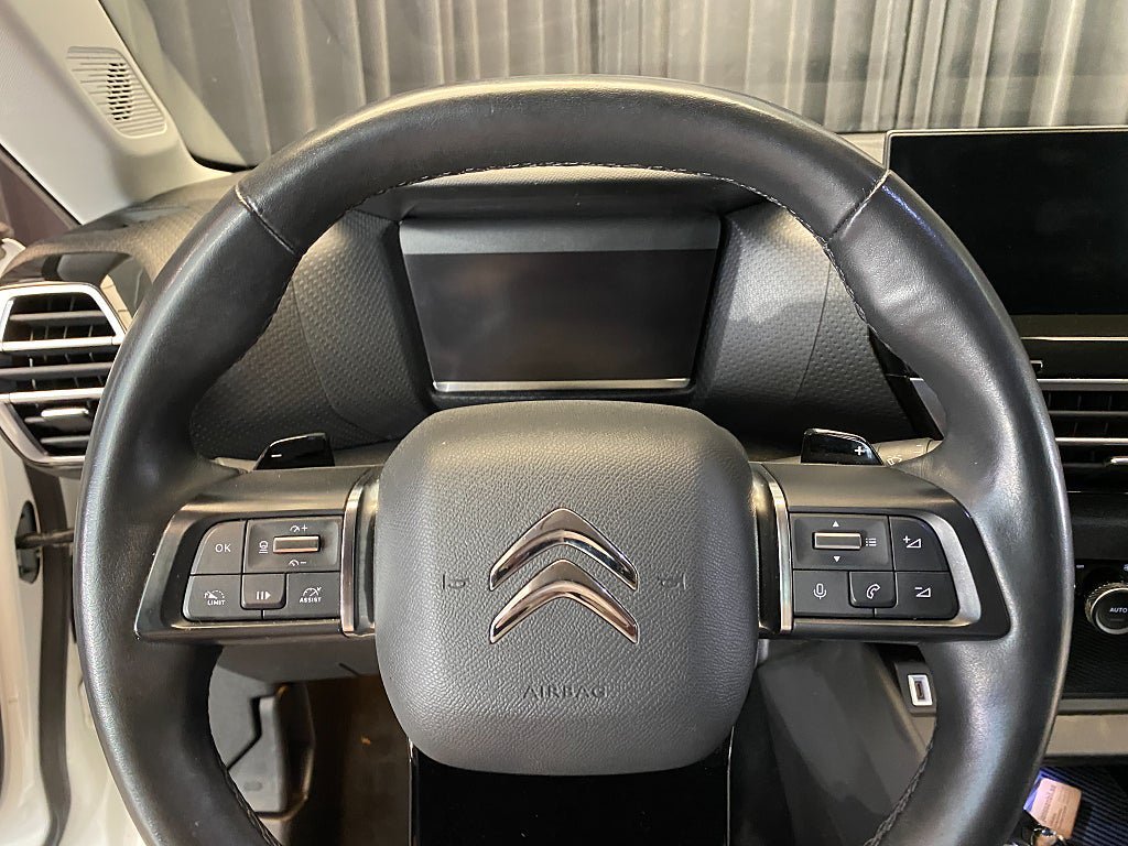 Vehicle Image 42