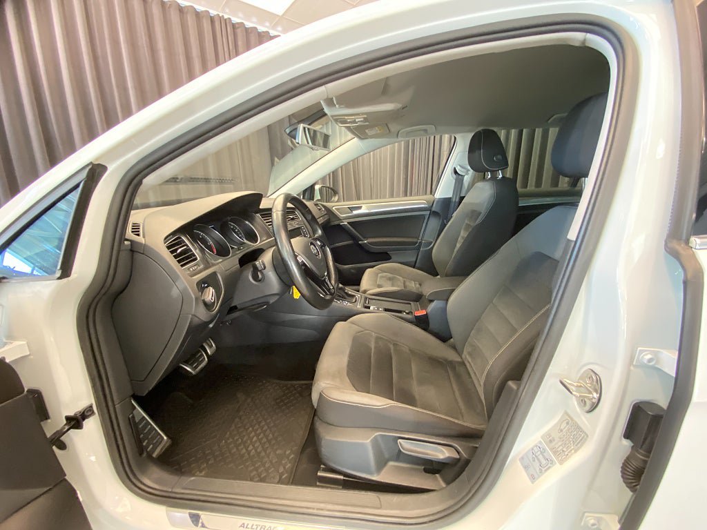 Vehicle Image 48