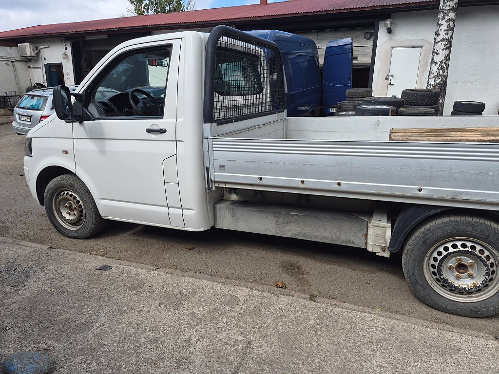 Vehicle Image 24