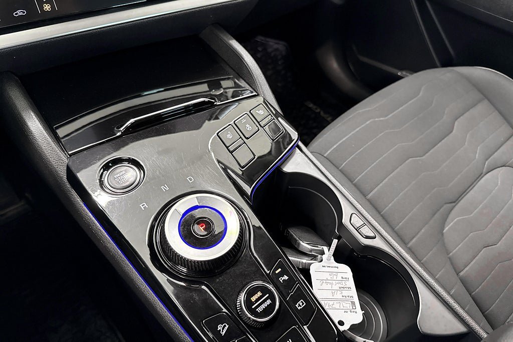 Vehicle Image 12