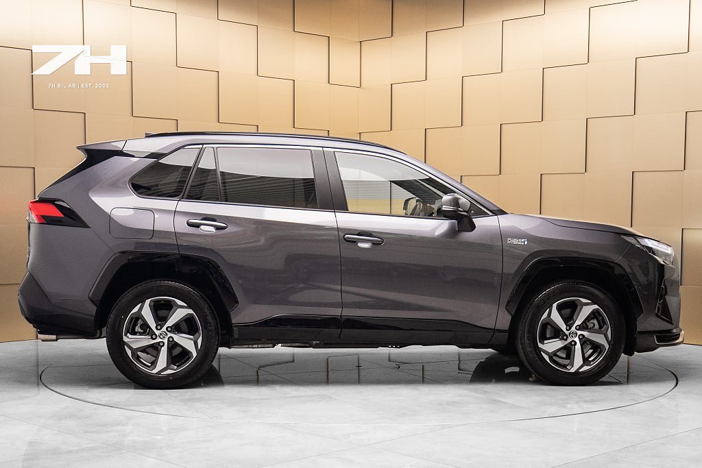Vehicle Image 6